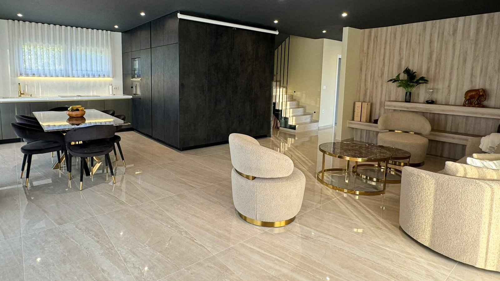 Living room & kitchen